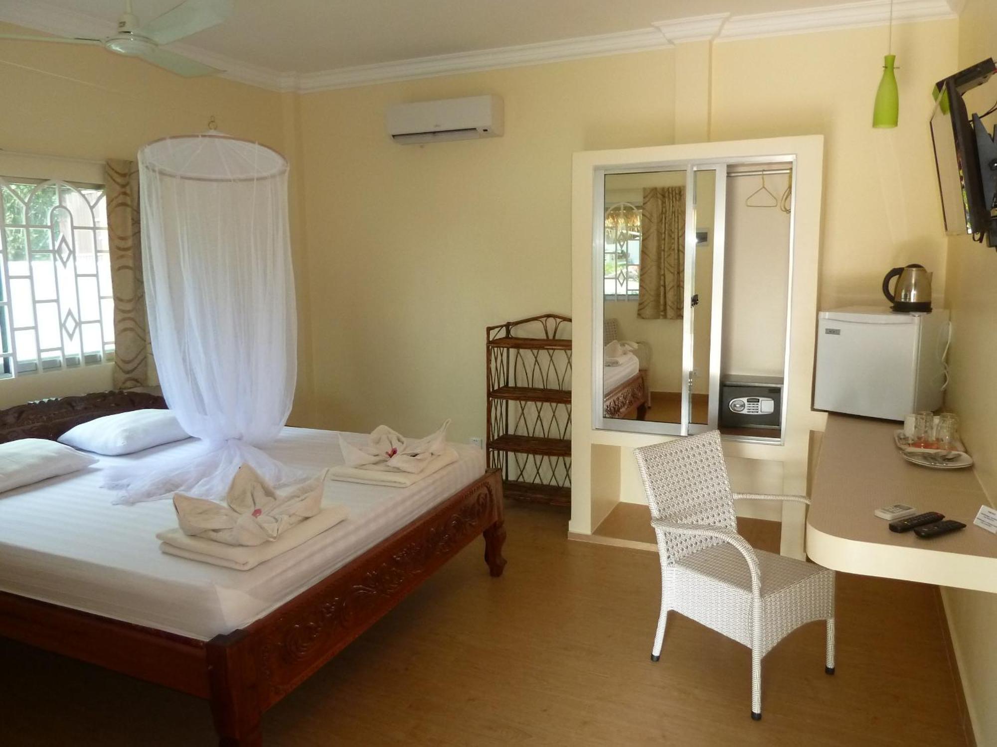 Hotel Sunset Lounge Sihanoukville Habitación foto